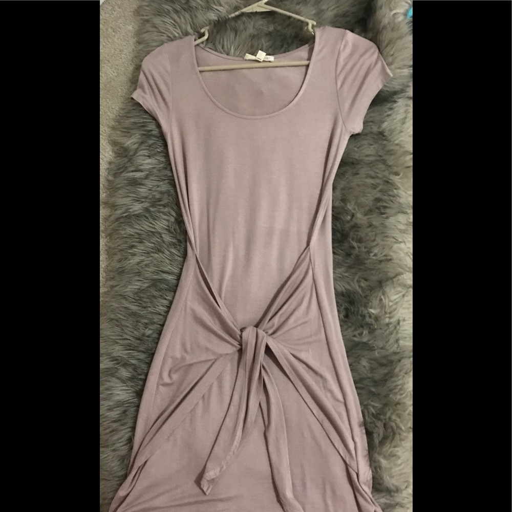 Pacsun Dress With Front Knott(Price is negotiable)